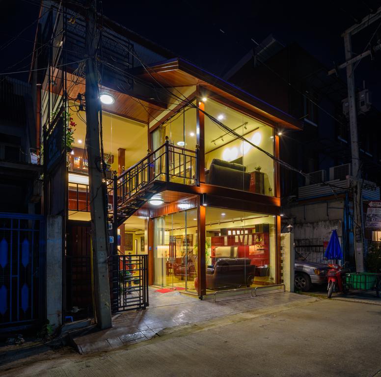 老城区佛寺辛格美妙公寓 清邁 外观 照片